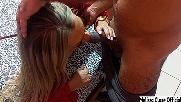 Loira rabuda chupeteira se diverte com pau preto (vídeo completo)