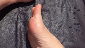 SUPER CLOSE WET MEATY SOLES