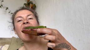 eating summer sandwich aV