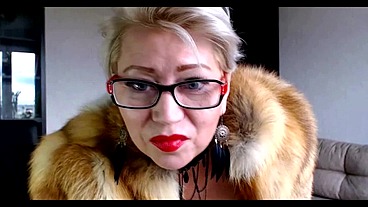 Mature bitch in a fur coat... Performance by the famous webcam whore and singer Aimee Hot MILF ))