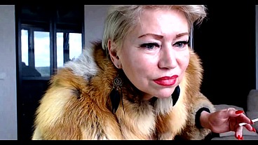 Mature bitch in a fur coat... Performance by the famous webcam whore and singer Aimee Hot MILF ))