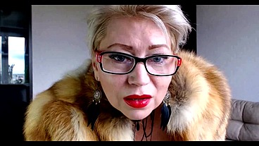 Mature bitch in a fur coat... Performance by the famous webcam whore and singer Aimee Hot MILF ))