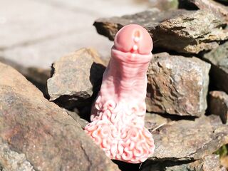 Rockman is the girthy Dwarf sextoy u&#039;ve been looking for (Review!)