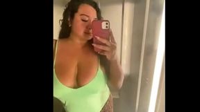 Rapidin con la tetona de mi cu&ntilde_ada antes de llegar a la fiesta de Haloween