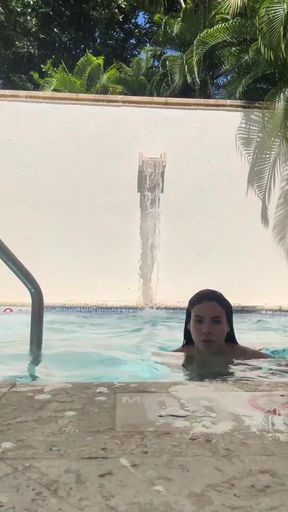 Hotty milf Luna star shows off her big tits by the pool