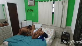 peguei meu marido assistindo porno, resolvi ajudar e o safado me fudeu gostoso e gozou na minha bunda