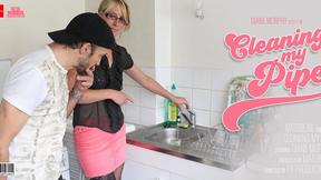 ”Sexy step cougar Diane Murphy is getting her pipes cleaned”