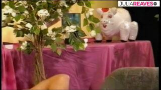 Ela Star und Astrid Pils lassen es sich direkt vom Arsch zum Mund treiben.