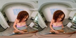 Dirty Stepdaughter Willow Ryder Can't Stop Herself From Making Moves On You