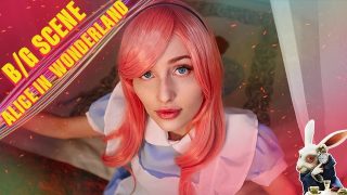 Mamadas intensas de la tetona Alicia en el país de las maravillas cosplayer en medias