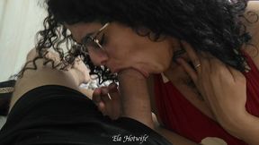 cheguei em recife, fui na casa da minha amiga e, nao resisti! botei o pauzao do marido dela todinho na minha garganta profunda. ;) (ela hotwife official & rennan luna)