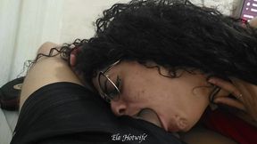 cheguei em recife, fui na casa da minha amiga e, nao resisti! botei o pauzao do marido dela todinho na minha garganta profunda. ;) (ela hotwife official & rennan luna)