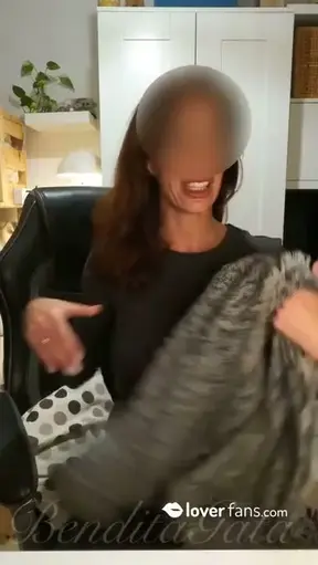 Llegué de la calle deseando conectarme un ratito al ordenador 😻🔥Lo que disfruto zorreando con vosotros por videollamada, por dios 🤤 … Aquí tenéis vídeo de recopilación de momentos de un pajote con un…