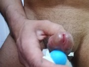 Mechendo na minha rola morena no banheiro que já foi usado por uma estrela do cinema internacional