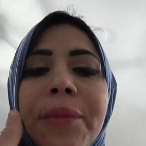 Fucking Horny And Sexy Big Ass Arab Mom