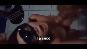 Me tremi toda no pau grosso do vizinho enquanto meu corno assistia calado