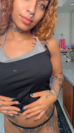 Busty babe shows off her big tits and fit booty on OnlyFans