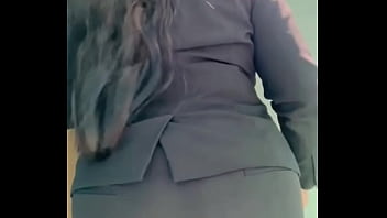 MEXICANA SECRETARIA SEXY MILF QUITANDOSE TODO SU UNIFORME LATINA CALIENTE SE DESNUDA Y MASTURBA MUESTRA TODA SU TANGA SU ANO Y SU VAGINA