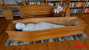 MinxGrrl - Model Mummified and Sealed in Coffin (MP4 Format)