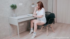 Cutie Rubs Pussy When Studying