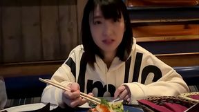 【美尻を振りながら『早く挿入れてよ』童顔ボーイッシュな性欲小悪魔】「飲んだらそういうこと(SEX)したくなるじゃん！」お酒でムラムラ爆発！同サーJDセフレとハメ撮りNight強気な性格だけど生チンには滅法弱い敏感マ○コに無容赦ピストンで絶頂不回避！中出し上等！！