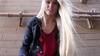 Get to Know Erin Evelyn Smoke Sesh