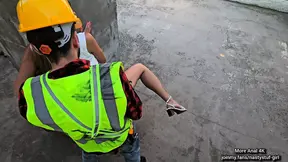 Gorgeous Accountant Lady Gives Her Ass to Dirty Builder