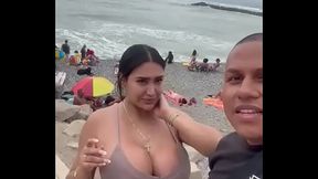 EN LA PLAYA CON LA CULONA