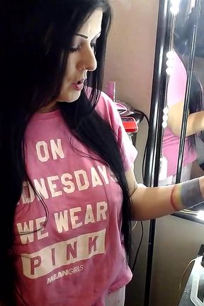 Pretty MILF Natural Smoking