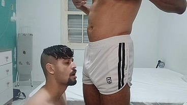 Nerd Bundudo e guloso gemeu tanto que o porteiro ligou pra reclamar. kkkk
