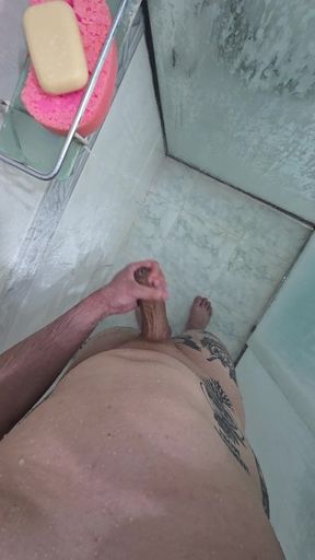 Jerking off to the Shower