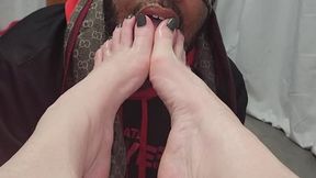 Sexy dark grey toes foot gagging my mother's boy toy