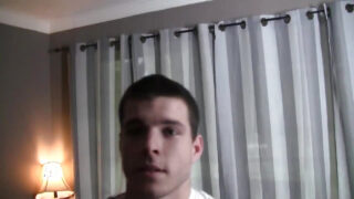 Amatør unge Noah Jones får sin røv kneppet af en gammel mands enorme pik og store sæd