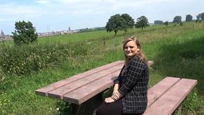 WEB FAIL AND SCAM !!! Stranger seller gets Blowjob and runs away!