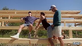 Men - 2 Twinks Fuck On A Stage