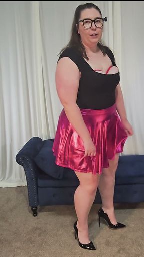 Thick Booty Showing off Skirts and Heels