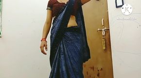 Indian Bhabhi in Saree Remove Clothes and Pussy Fingering