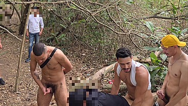 SURUBÃO NO PARQUE 20 HOMENS