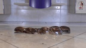 Sun Glasses under sweet Pumps floor view