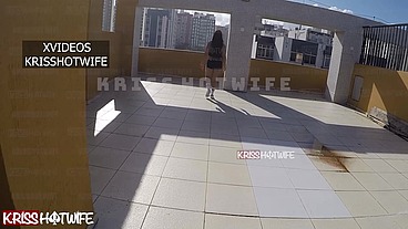 Os Pedreiros Da Obra Flagraram Eu Me Exibindo, Fui Perto Deles e Mostrei Minha Buceta. Ficaram Loucos De Tesão