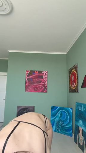 Slim black pro poses for a hot solo cam session