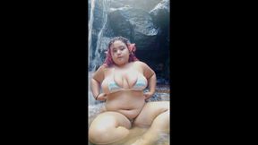 Exhibitionism and Masturbation Until Cumming in the Waterfal