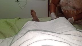 JOI Mature masseuse ends up giving me a handjob with oil