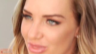 Busty Cali Carter και η Jessa Rhodes να πάρει hardcore assfuck
