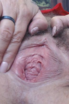 Big gape pussy spreading + super closeup