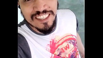 Me doy duro con dildo para mi amigo en llamada y quer&iacute_a ver que me saliera kaka