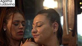 marsha love me fez uma massagem e me comeu ate gozarmos juntas