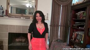 American granny April White works her old pussy with dildo