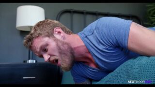 Orso gay puttane scopate nel culo con un dildo