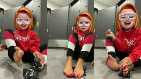 dans les vestiaires de ma salle de sport en mode chaussettes qui puent like un ...